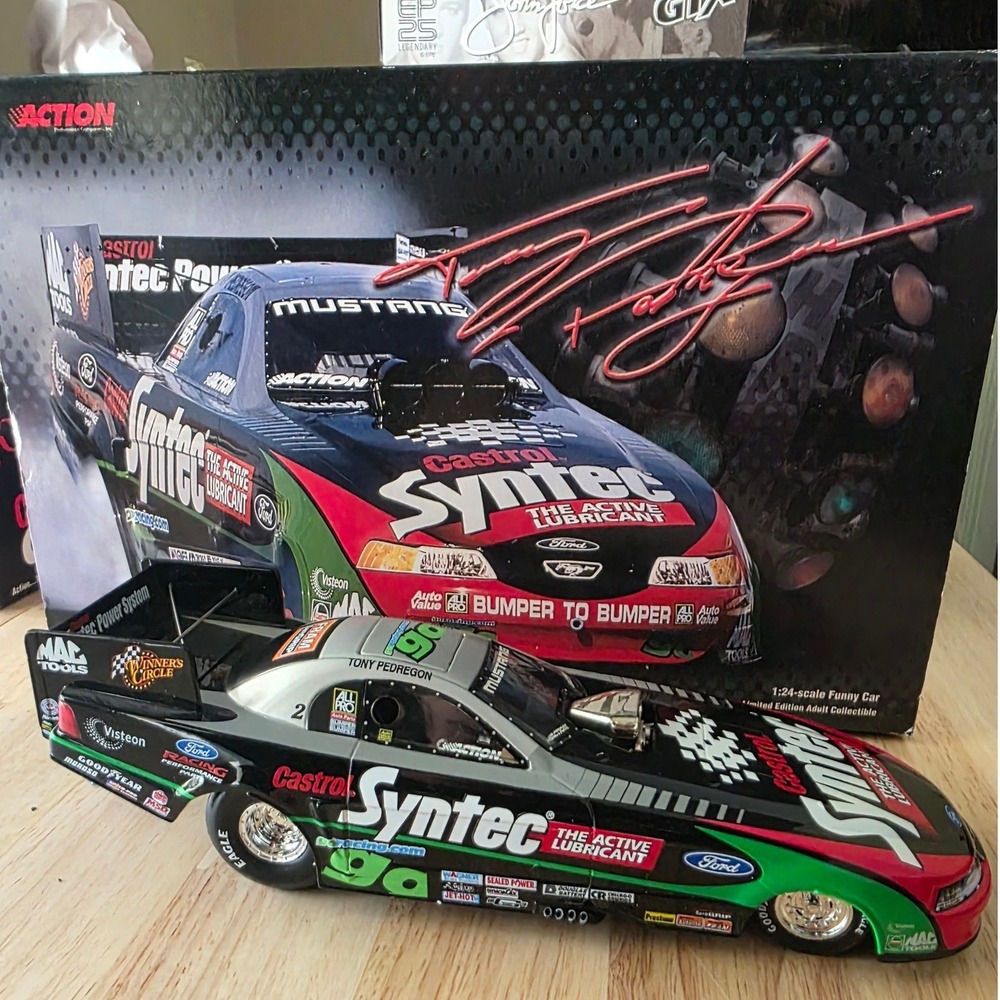 Tony Pedregon Castrol Syntec 2000 Mustang Funny Car 1:24‎ Action Diecast 100036